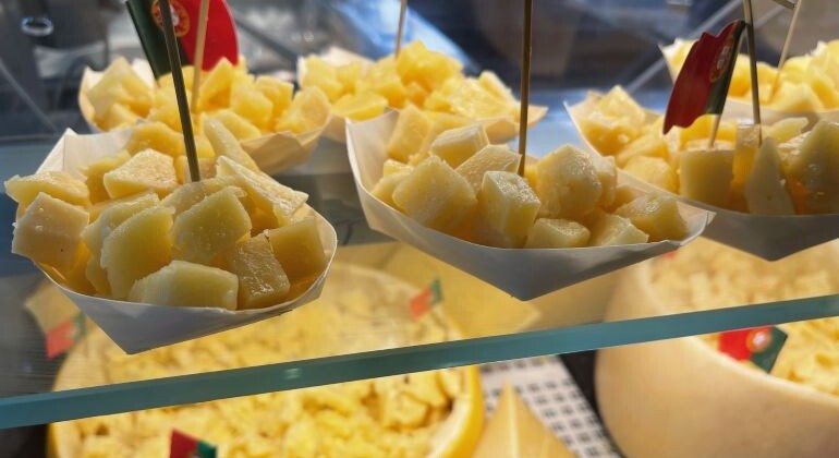 Porto Bites & Banter in Bolhão Market Free Tour Portugal — #5