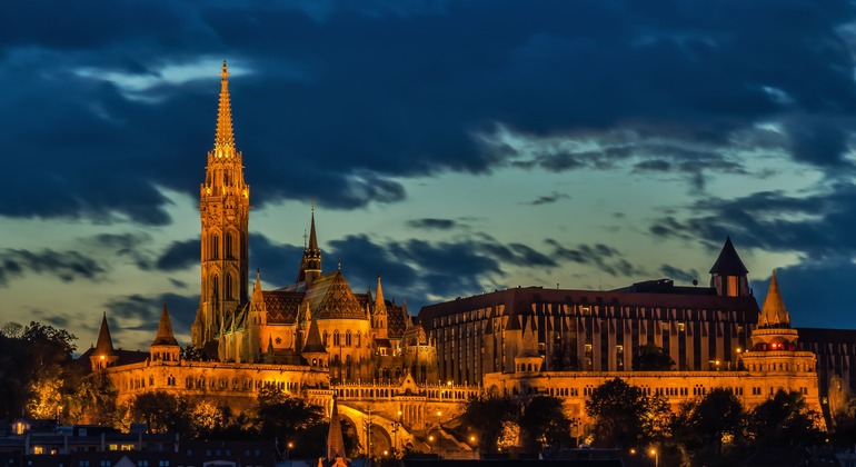 budapest-nocturno-paseo-en-barco-por-el-danubio-es-5