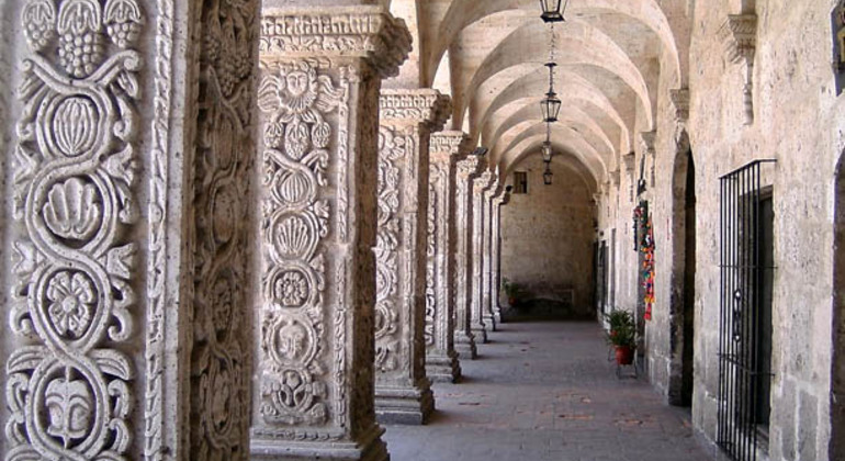 discover-monumental-arequipa-on-a-free-tour-en-3