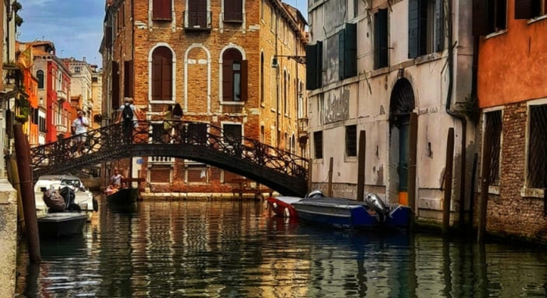 Descubra os canais de Veneza e os lugares típicos Itália — #12