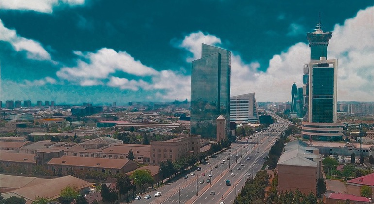 Baku mit der U-Bahn entdecken: Eine Reise durch Wahrzeichen Bereitgestellt von Ramil