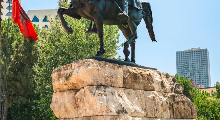 Kostenlose Führung durch das kommunistische Tirana Albanien — #2