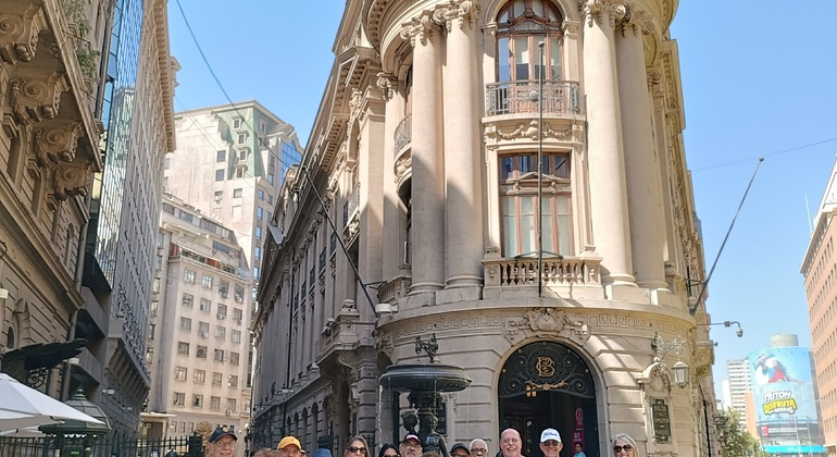 Descubre el Corazón de Santiago con un Local Chile — #5