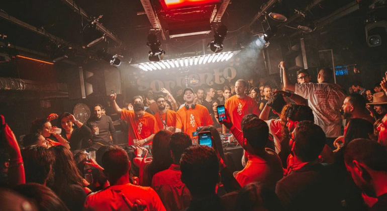 Nightlife of Tunis Tour