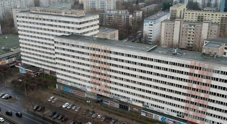 living-the-wall-personal-histories-of-the-gdr-es-4