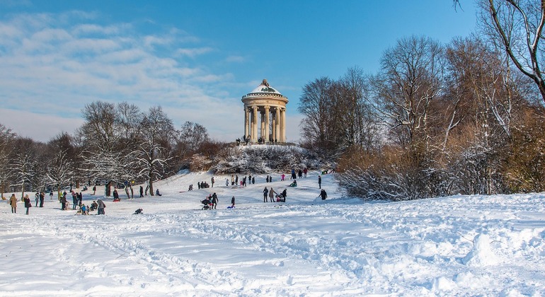 Surfeando la Ola: Estilo de Vida Muniqués en el Jardín Inglés Alemania — #3
