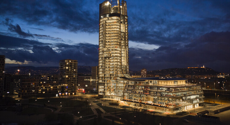 MOL SkyDeck: Scoprite lo skyline di Budapest Ungheria — #7