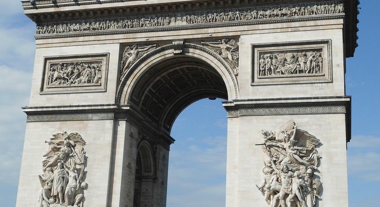 free-tour-paris-torre-eiffel-arco-del-triunfo-es-1