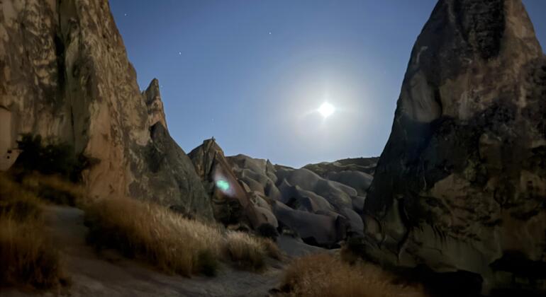 walk-like-a-monk-in-medieval-cappadocia-night-hiking-es-7