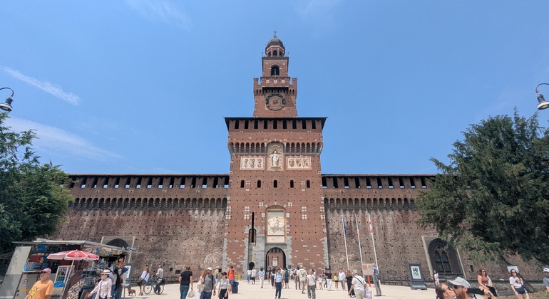 Spazieren Sie durch das Mailänder Zentrum und lernen Sie etwas über die Geschichte Bereitgestellt von franco franchi