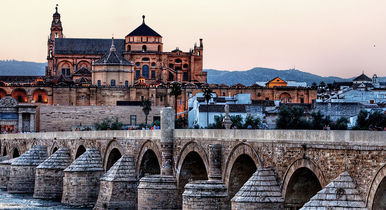 Entdecken Sie die Altstadt von Córdoba Bereitgestellt von Abraham