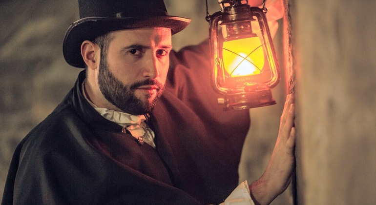 Legends and Mysteries of the Gothic Quarter: Dramatized Tour Provided by Enigmatic