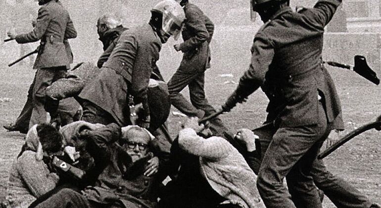 Tour de la Dictadura Franquista: ETA-OTAN-ONU & Constitución Española. España — #4