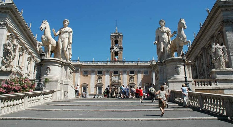 Tour por Roma: Fontana de Trevi, Panteón y Plazas Operado por Roma Gratis