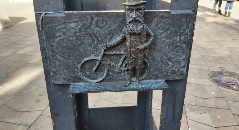 free-jewish-quarter-tour-history-street-art-ruin-bars-es-2