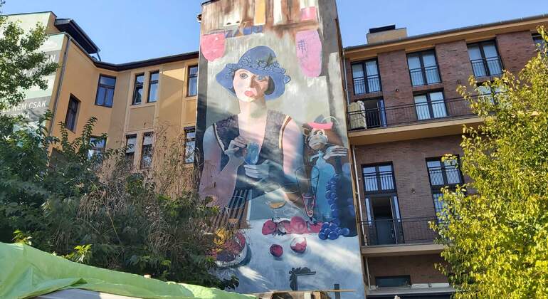 free-jewish-quarter-tour-history-street-art-ruin-bars-es-7