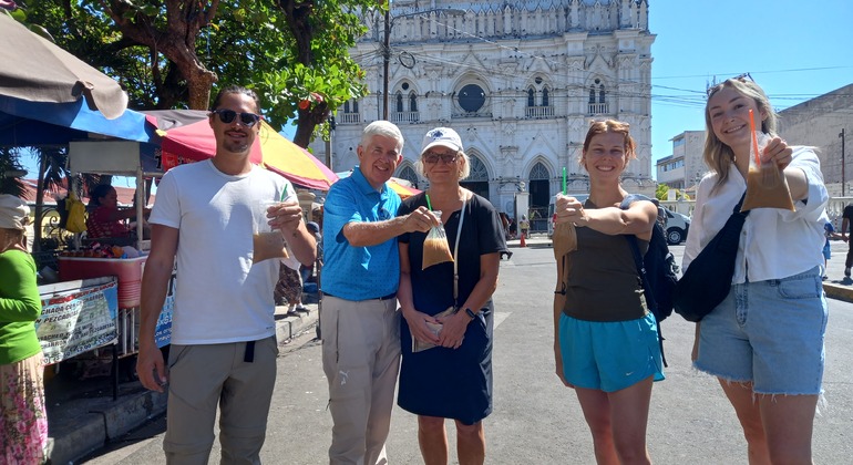 free-tour-por-santa-ana-cultura-sabores-amistades-en-9