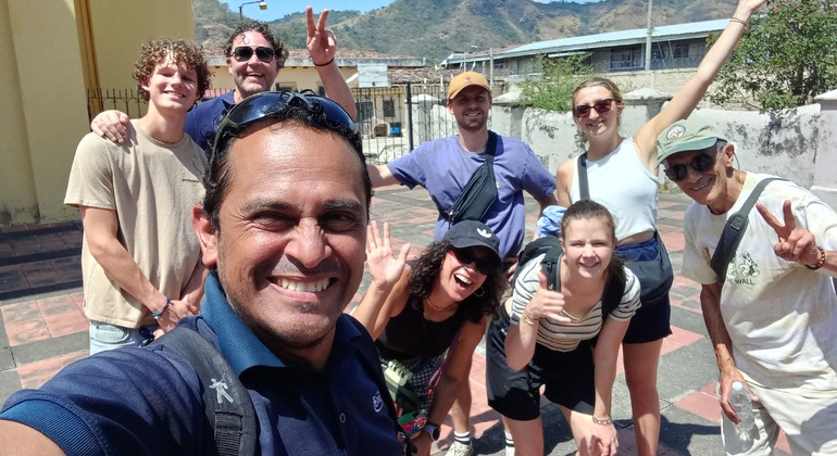 free-tour-por-santa-ana-cultura-sabores-amistades-en-11