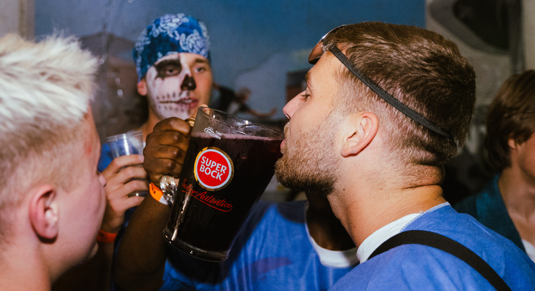 halloween-pub-crawl-bars-clubs-scary-games-drinks-es-4