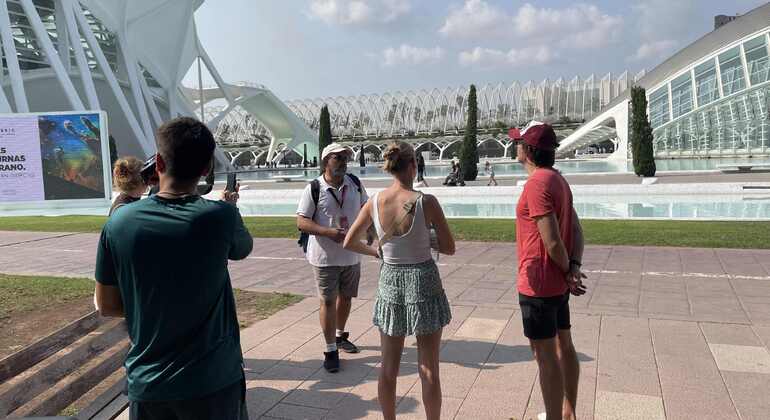 valencia-by-bike-city-of-arts-old-town-market-es-1