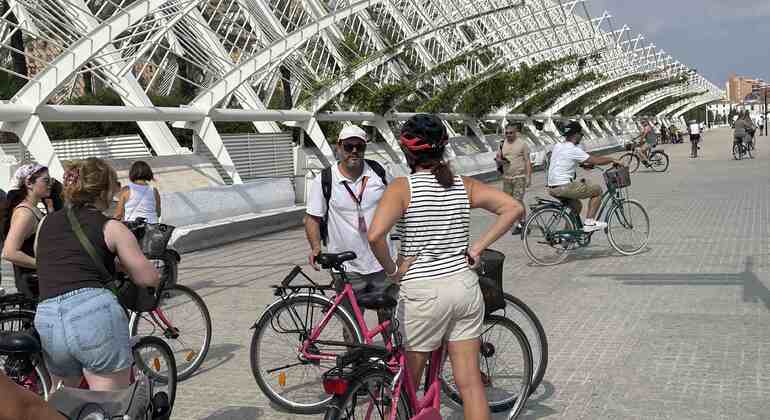 valencia-by-bike-city-of-arts-old-town-market-es-4