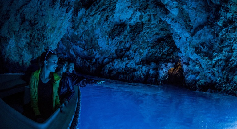 Ausflug Blaue Höhle & Sechs Inseln Bereitgestellt von Matko Stanić