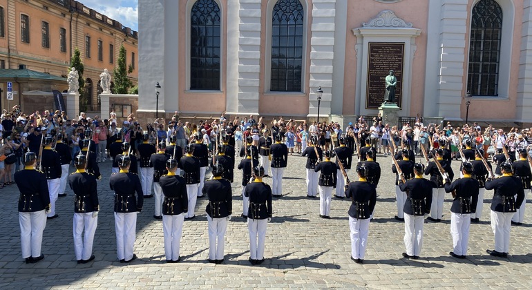 discover-gamla-stan-stockholms-old-town-walking-tour-es-1