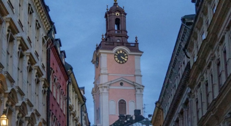 discover-gamla-stan-stockholms-old-town-walking-tour-es-4