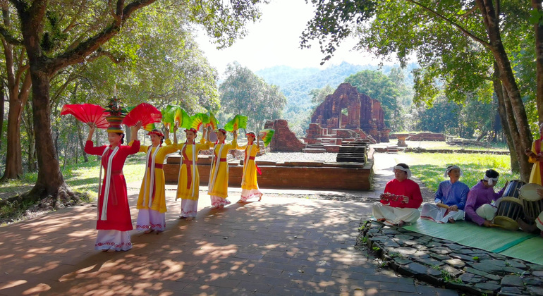 My Son Early Morning Tour mit vietnamesischem Mittagessen Vietnam — #5