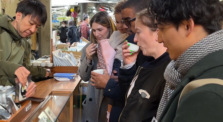 Mercado del Pescado de Tsukiji: Comida callejera y visita cultural a pie Japón — #5