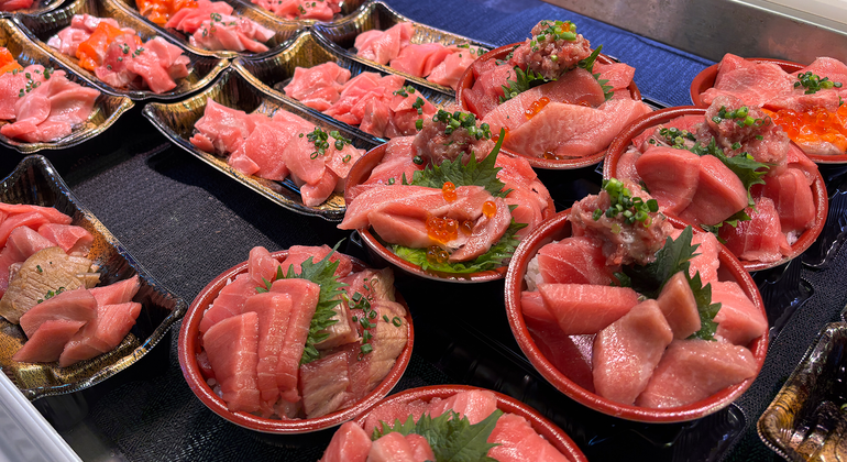 Mercado del Pescado de Tsukiji: Comida callejera y visita cultural a pie Japón — #2