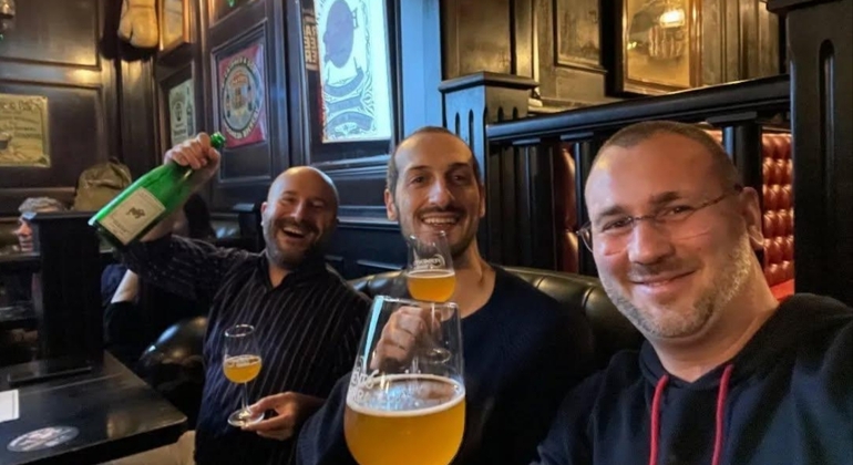 Degustazione di birra nei vicoli di Napoli Italia — #8