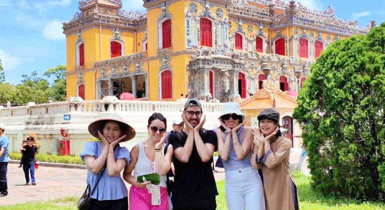 Excursión gratuita para estudiantes: Explora la ciudad imperial de Hue