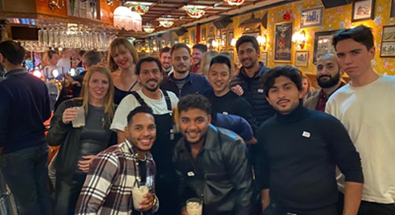 london-calling-the-shots-pints-pubs-good-times-es-1