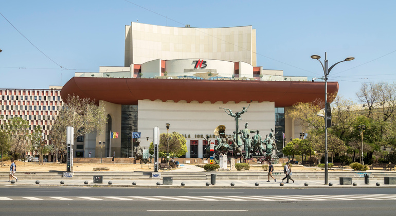 Storie nascoste di Bucarest - Tour a piedi del centro storico Romania — #4