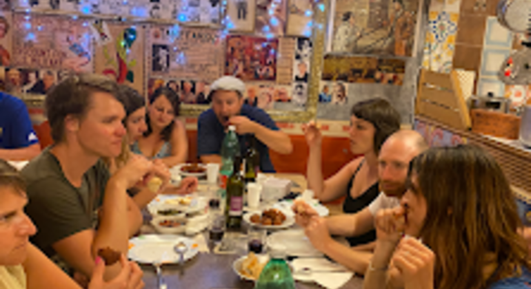 Esperienza di Napoli Free Tour Gastronomico Quartieri Spagnoli Italia &mdash; #11