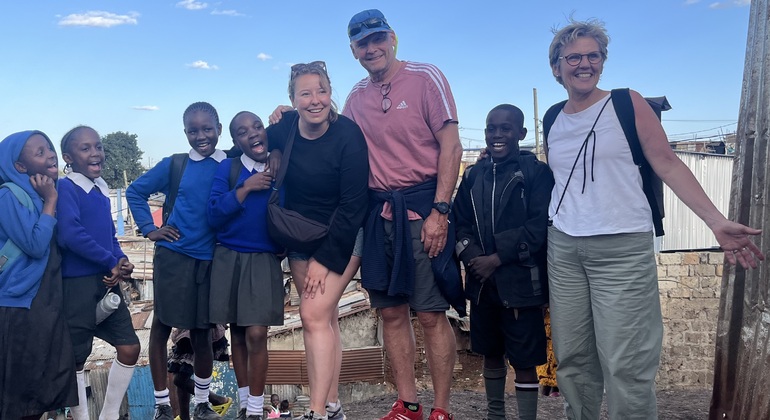 Visita gratuita a Kibera, Mara y Nairobi con ojos locales Operado por Kevin Luchiri
