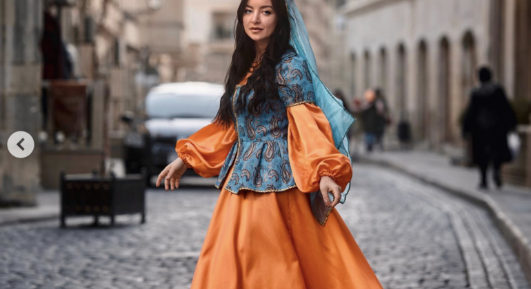 Passeio fotográfico pela cidade velha de Baku em trajes tradicionais do Azerbaijão