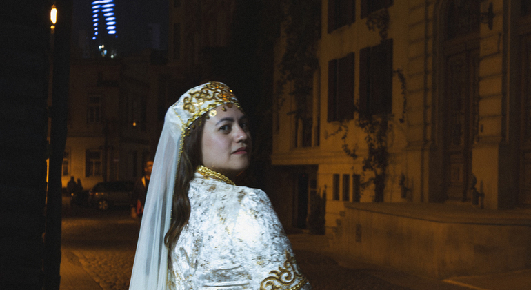Old City of Baku Photo Walk in Traditional Azerbaijani Costume Azerbaijan — #10