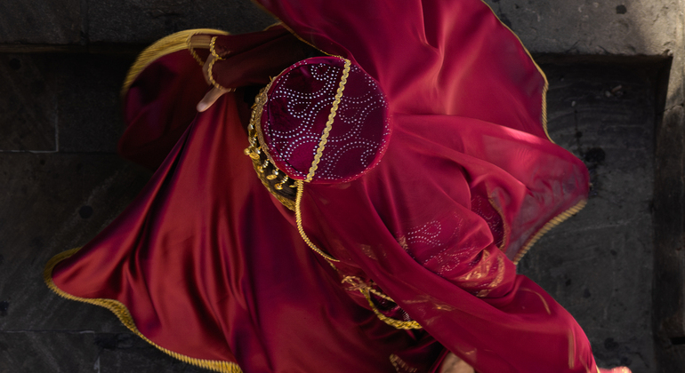 Baku: Old City Photoshoot With Traditional Colorful Costumes  Azerbaijan &mdash; #12