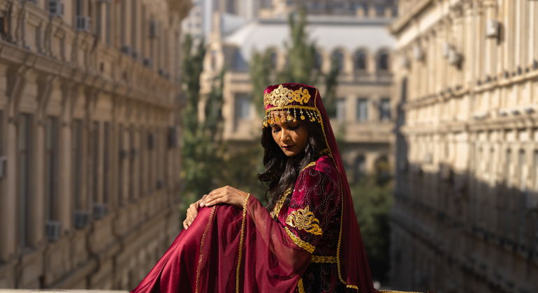 Baku: Old City Photoshoot With Traditional Colorful Costumes  Azerbaijan &mdash; #3