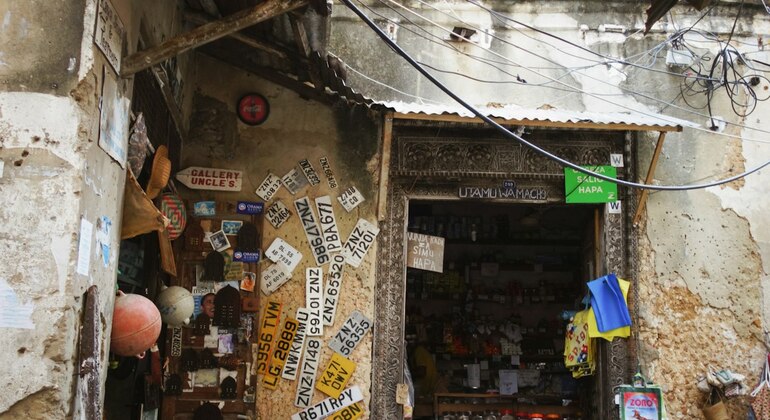 A Free Tour Through Stone Town Zanzibar: Must See Historical Sites Tanzania — #7