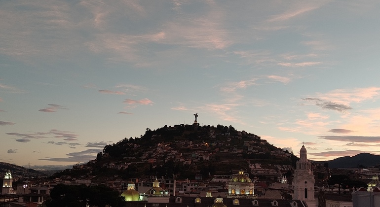 Quito de Noche: Techos, Atardeceres, Iglesias y Relatos Indígenas Ecuador — #4
