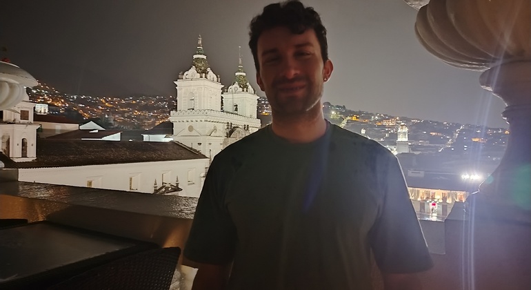 Quito de Noche: Techos, Atardeceres, Iglesias y Relatos Indígenas Ecuador — #5