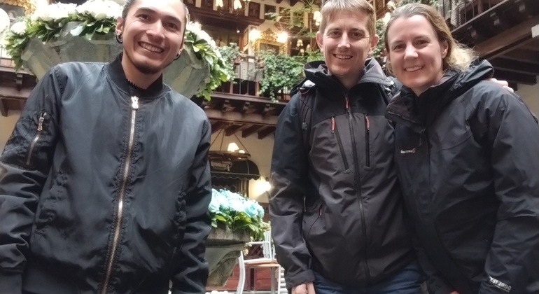 Quito de Noche: Techos, Atardeceres, Iglesias y Relatos Indígenas Ecuador — #8