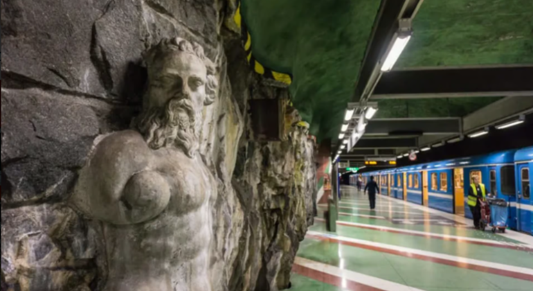 stockholm-subway-art-and-photo-tour-es-4