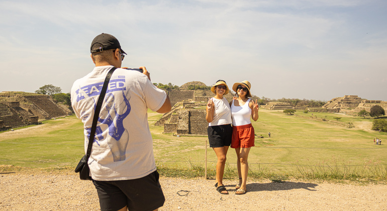 monte-alban-free-walking-tour-en-2