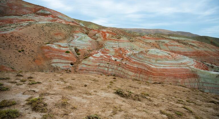 Aserbaidschan in Farbe: Zuckerstange & Five Fingers