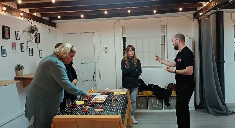 Sevilla: Besichtigung, Unterricht, traditionelles Essen und Flamenco-Show Spanien — #7