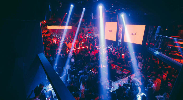 Roma: Tour della vita notturna con drink di benvenuto e ingresso VIP Italia — #6